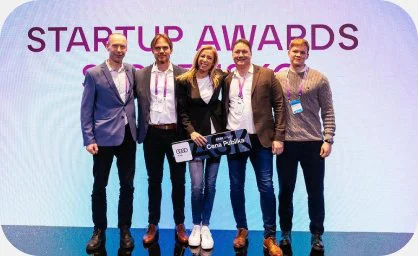 Tím na odovzdávaní cien pre startupy